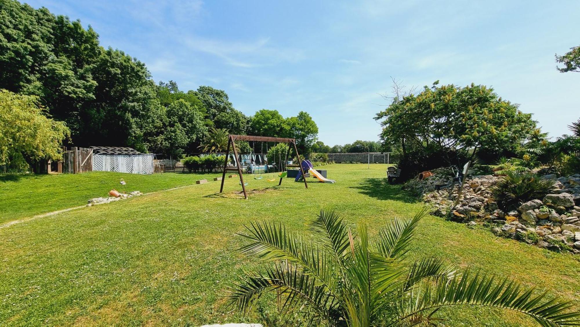 Domaine De Rochebonne Villa Saint-Just-Luzac ภายนอก รูปภาพ