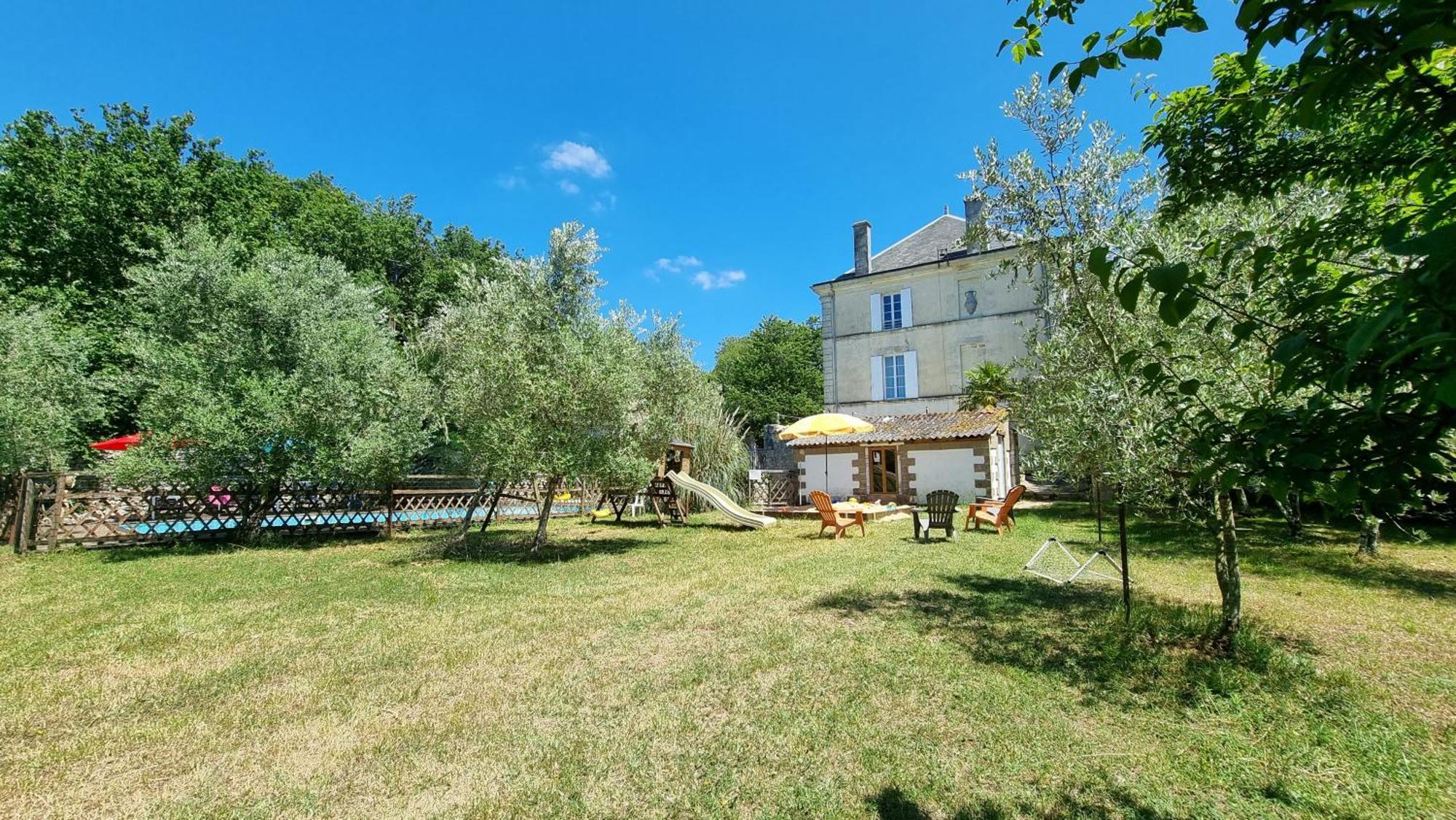 Domaine De Rochebonne Villa Saint-Just-Luzac ภายนอก รูปภาพ