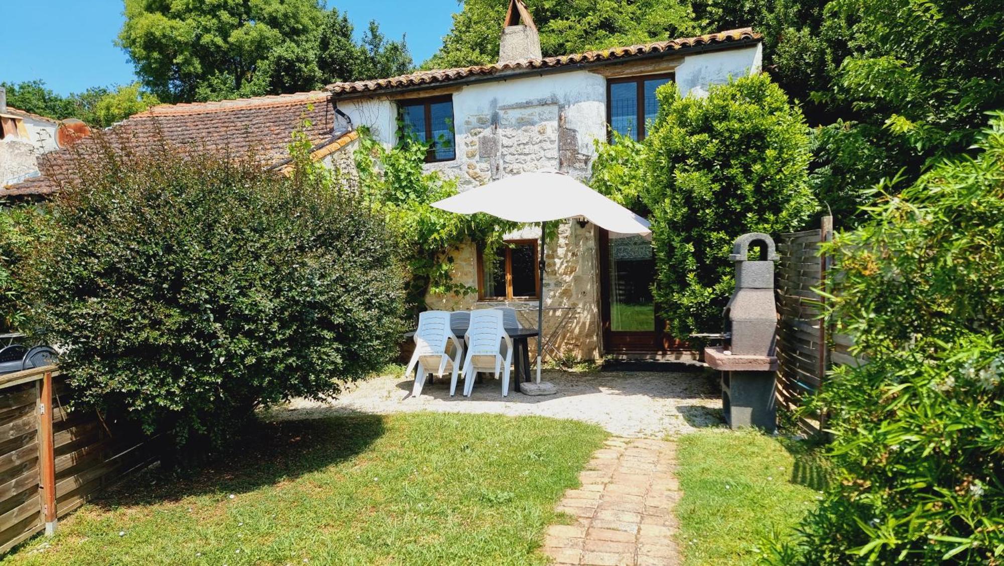 Domaine De Rochebonne Villa Saint-Just-Luzac ภายนอก รูปภาพ